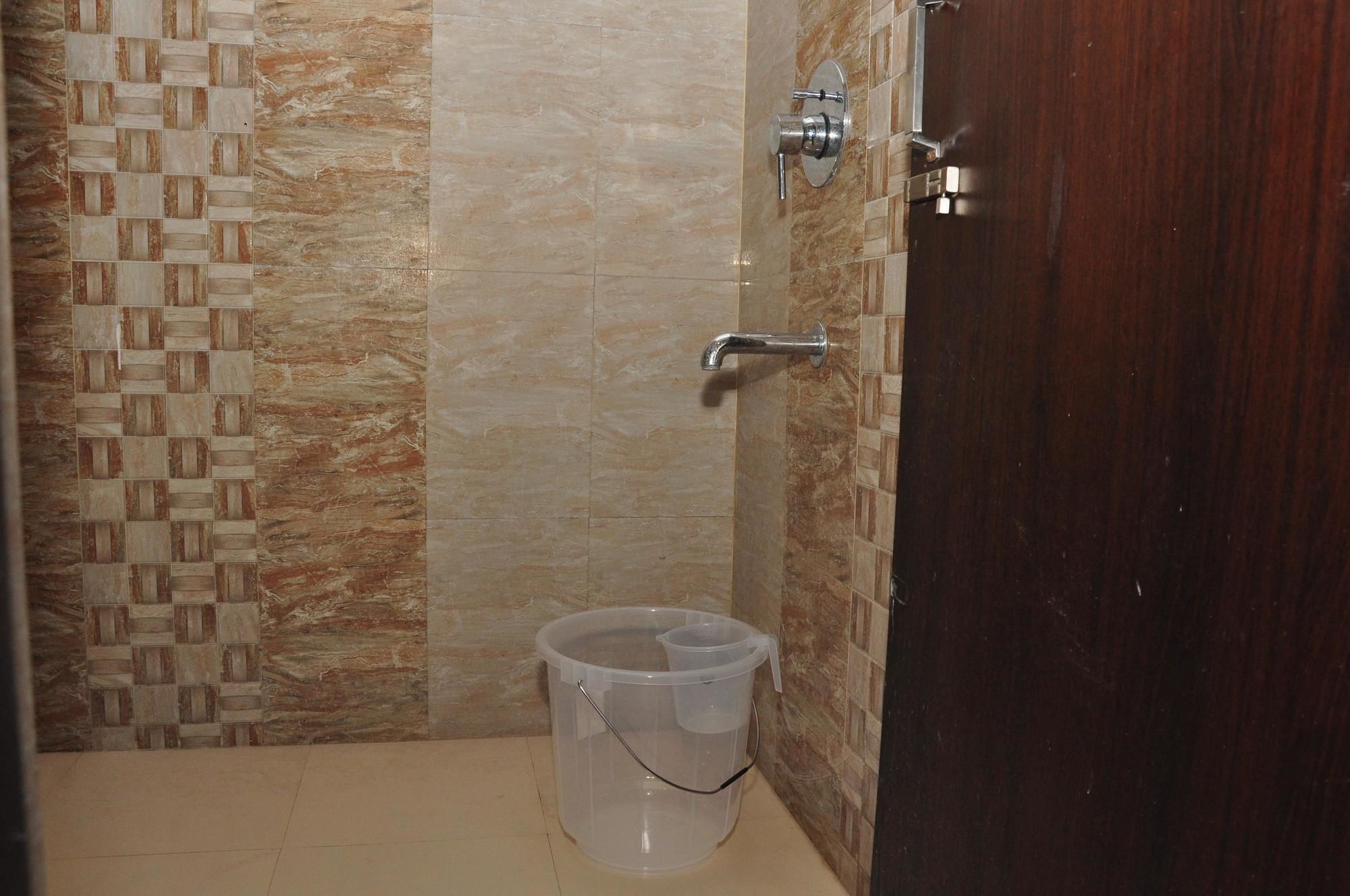 Oyo Rooms City Centre Guru Nanak Bhawan Amritsar Exterior photo